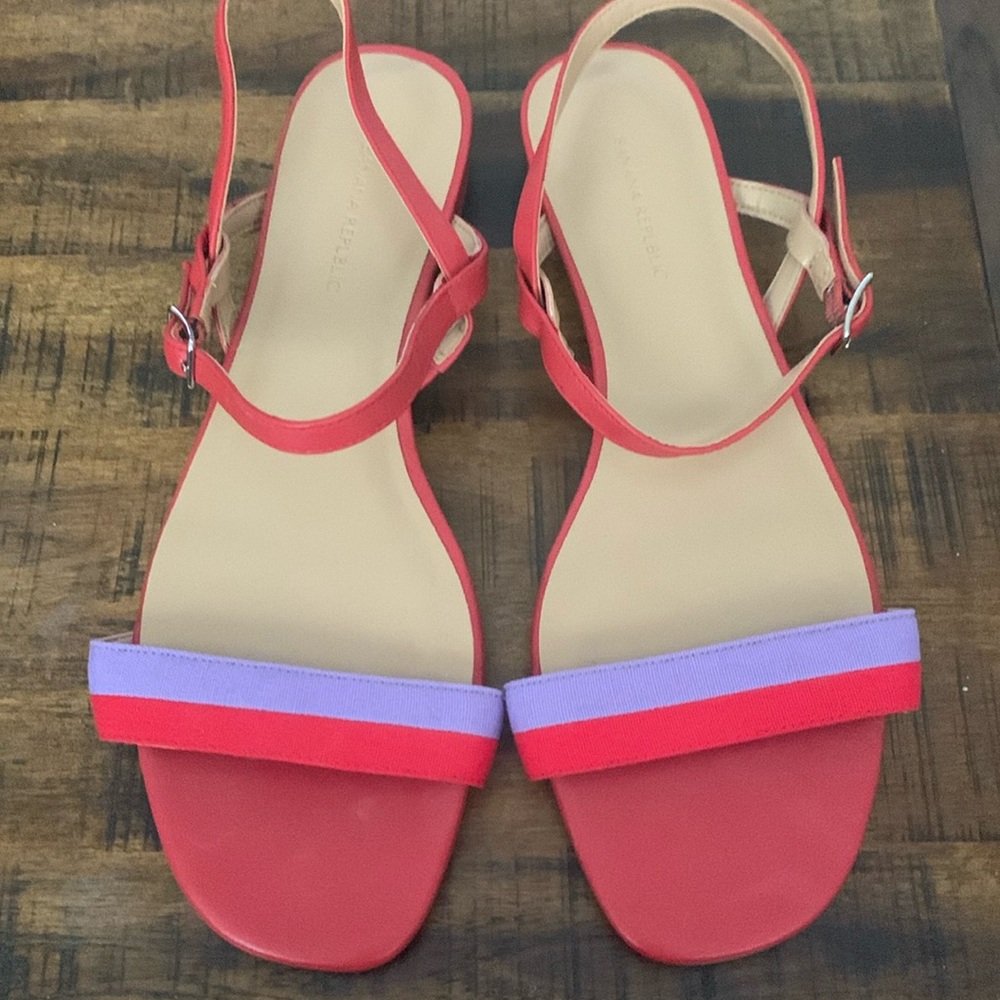 Banana Republic strappy flat sandals women’s size 9.5